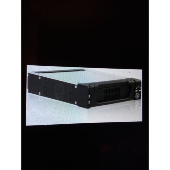 iStarUSA T-7-SA 1 x 5.25 Bay Military Series Sata 3.5 Hard Drive Mobile Rack - Picture 12 of 12